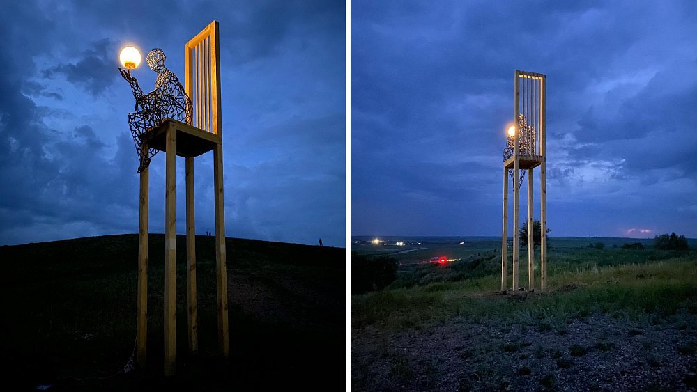 На Аркаиме установили пятиметровый стул со скульптурой