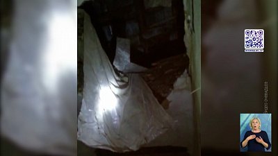 В Златоусте в подъезде обрушился потолок