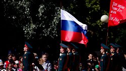 Алексей Текслер возложил цветы к Вечному огню в Челябинске в День памяти и скорби