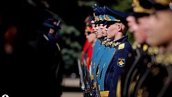 Алексей Текслер возложил цветы к Вечному огню в Челябинске в День памяти и скорби