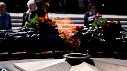 Алексей Текслер возложил цветы к Вечному огню в Челябинске в День памяти и скорби