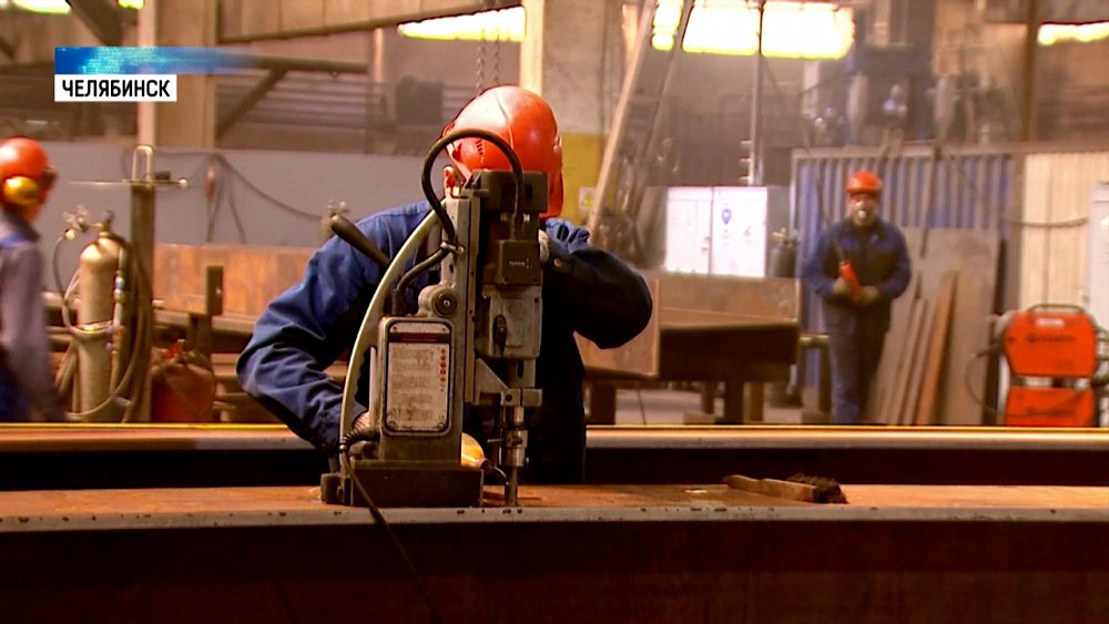 Производительность труда улучшает предприятия