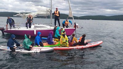 Спасатели помогли сапбордистам, попавшим в беду на Тургояке