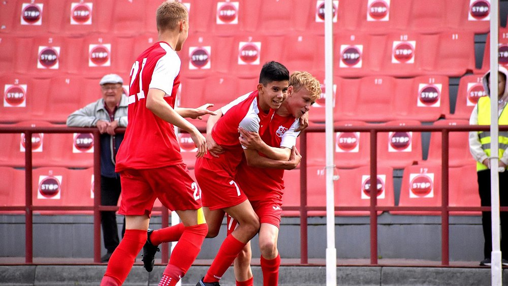 Футболисты из «Челябинск ОСШ» поделили очки с новосибирцами в СЮФЛ