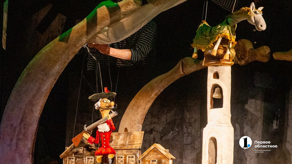 В Челябинске поставили спектакль по историям барона Мюнхгаузена