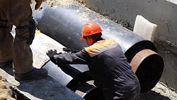 В Челябинске вместо ржавых труб укладывают стальные теплосети с системой контроля утечек
