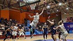 Баскетбольный клуб «Челбаскет» продлил контракт с Андреем Логиновым