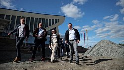 Губернатор Алексей Текслер проверил ход благоустройства скверов и дворов в Челябинске