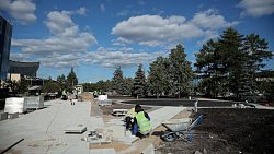 Губернатор Алексей Текслер проверил ход благоустройства скверов и дворов в Челябинске