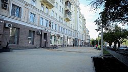 Губернатор Алексей Текслер проверил ход благоустройства скверов и дворов в Челябинске