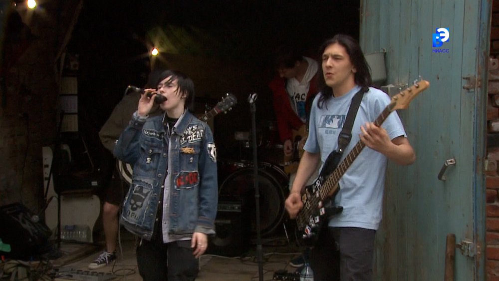 Миасские музыканты дают концерт в гараже