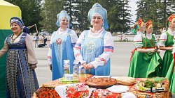 Губернатор Алексей Текслер вручил награды лучшим сельхозпроизводителям