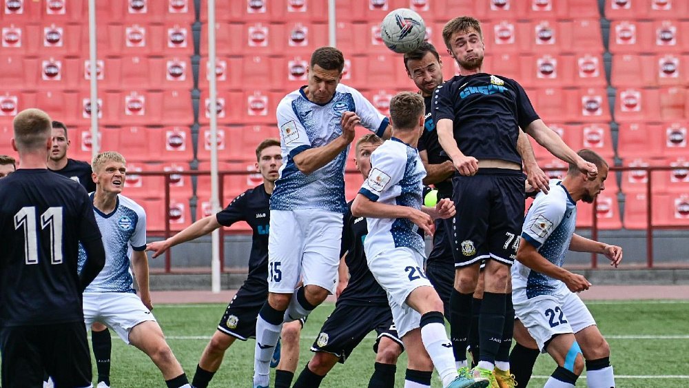 Футболисты «Челябинска» потерпели первое поражение под руководством Виктора Булатова