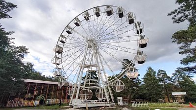 В челябинском парке Гагарина установили колесо обозрения
