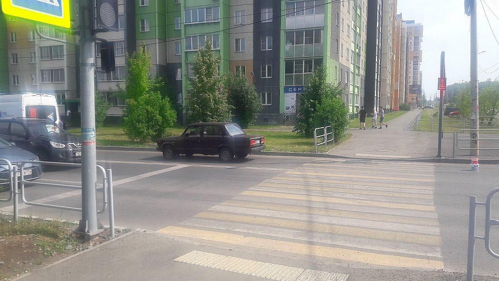 В Челябинске ВАЗ сбил 10‑летнего ребенка на самокате