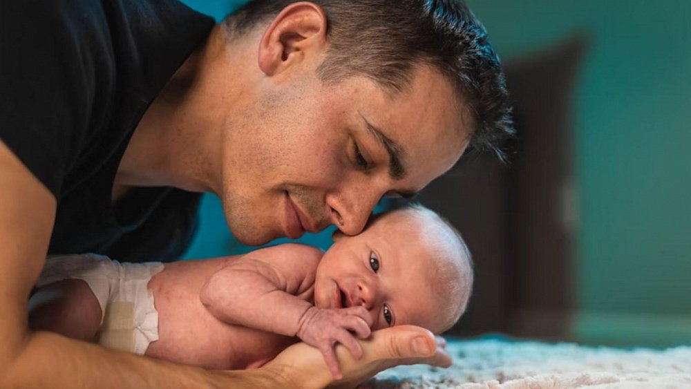 Недоношенных детей спасает контакт с родителями «кожа к коже»