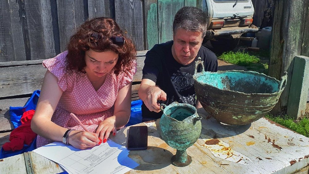 Житель Челябинской области нашел бронзовые котлы времен сарматов