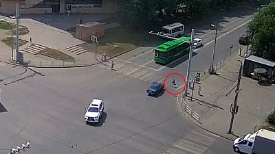 В Челябинске водитель сбил ребенка и скрылся с места аварии