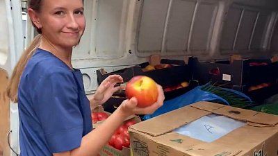 В Челябинском зоопарке рассказали, как проверяют продукты для животных