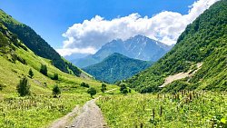 Северная Осетия: ледники, ущелья, каньоны и... национальные пироги!