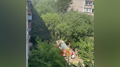 В Челябинске пожар вспыхнул в многоквартирном доме на ЧМЗ