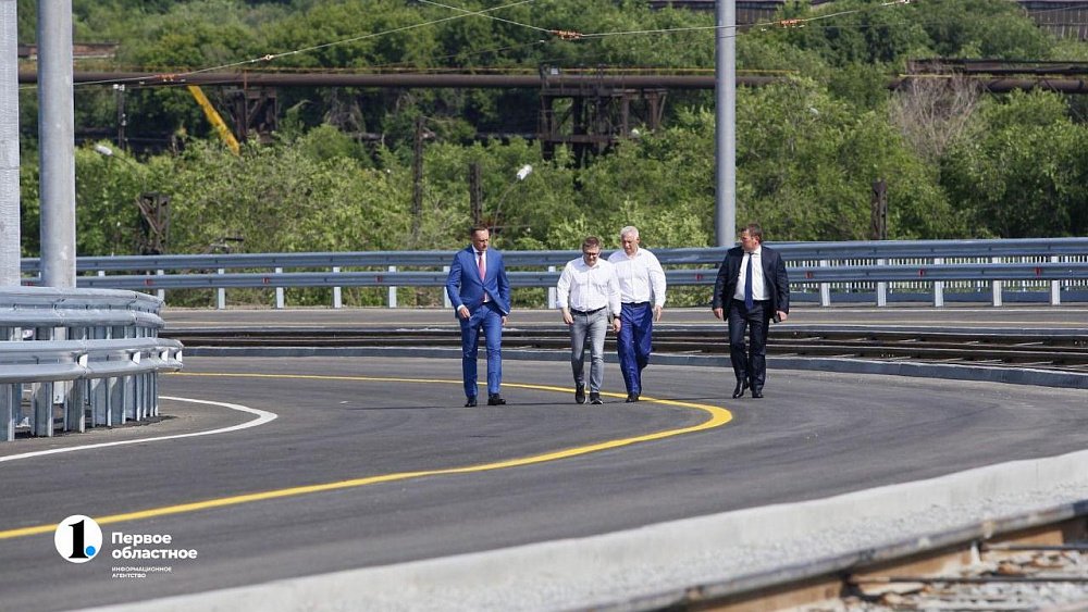 Алексей Текслер открыл движение на путепроводе, соединяющем две части Магнитогорска