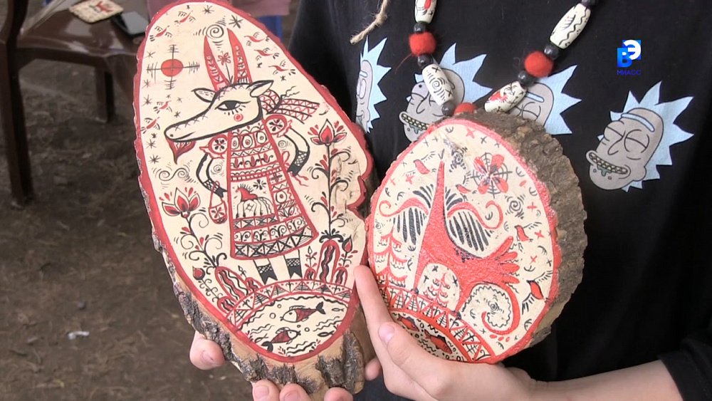 В Миассе проходит фестиваль «Уральские прикрасы»