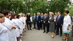 Алексей Текслер показал главе Совфеда детский сад и Центр охраны материнства и детства в Магнитогорске