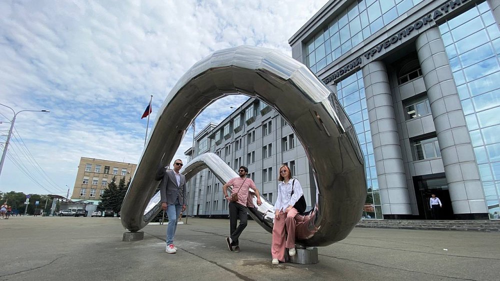В Ленинском районе Челябинска установили футуристический арт‑объект