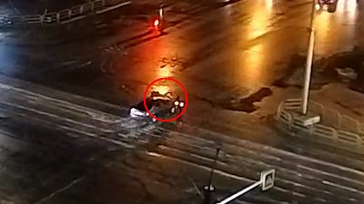 В Челябинске в ДТП столкнулись легковушка и мотоцикл