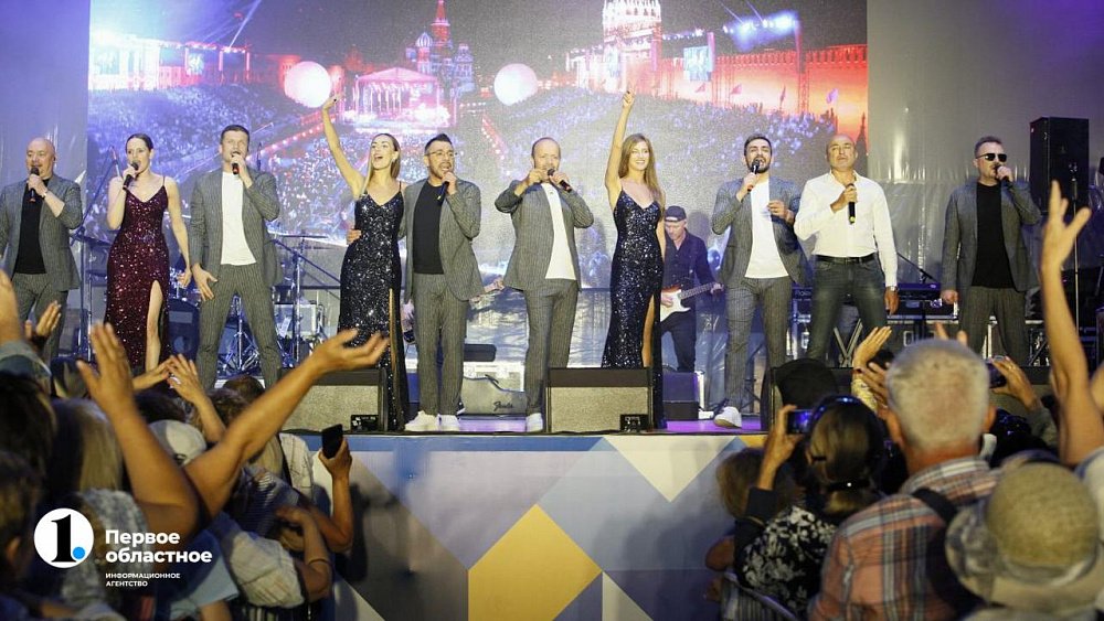 В Челябинске во время концерта «Хора Турецкого» начался дождь