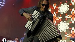 В Челябинске во время концерта «Хора Турецкого» начался дождь