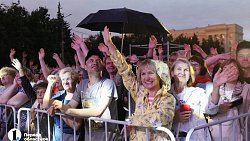 В Челябинске во время концерта «Хора Турецкого» начался дождь