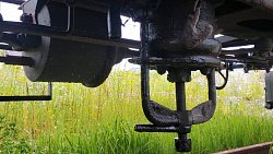 На железной дороге в Челябинске из цистерны вытекло дизельное топливо