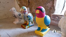 Зачем искусство голубям: в Челябинске выставили арт-объекты для птиц