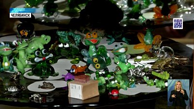 Челябинка коллекционирует фигурки лягушек
