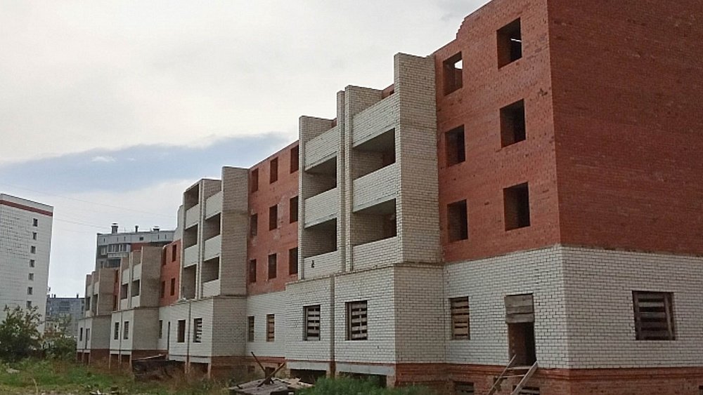 Недострой с участком в центре Миасса продали за 16,4 млн рублей