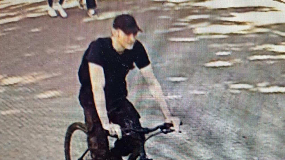 В Челябинске велосипедист сбил ребенка и скрылся