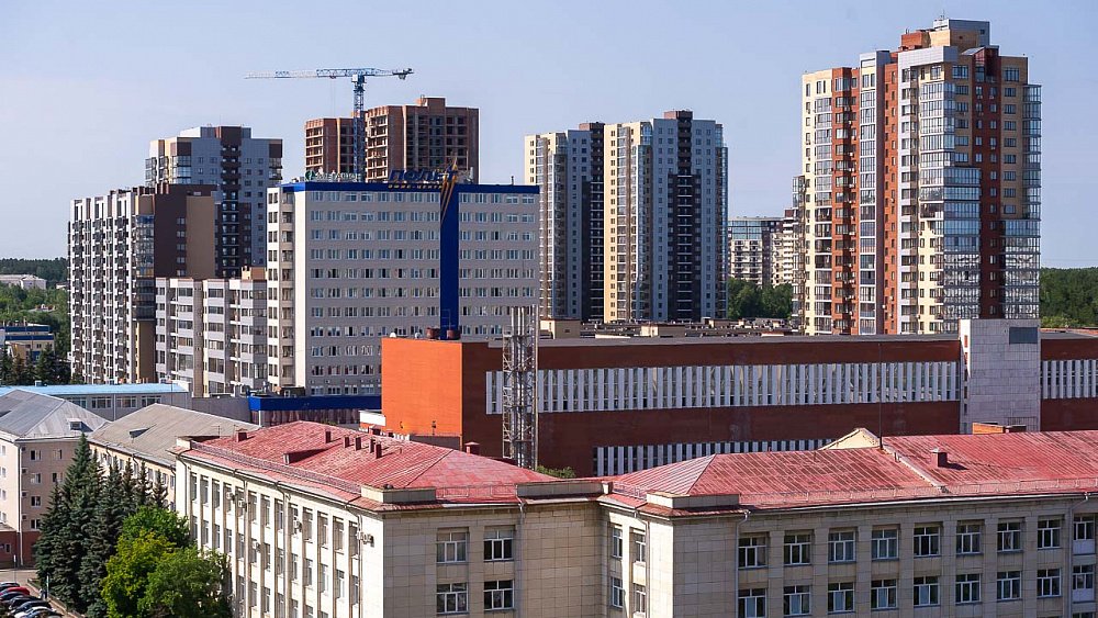 Владимир Путин поручил снизить ставку по льготной ипотеке до 7%