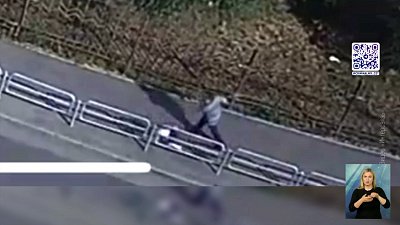 Мужчина жестоко толкнул ребенка