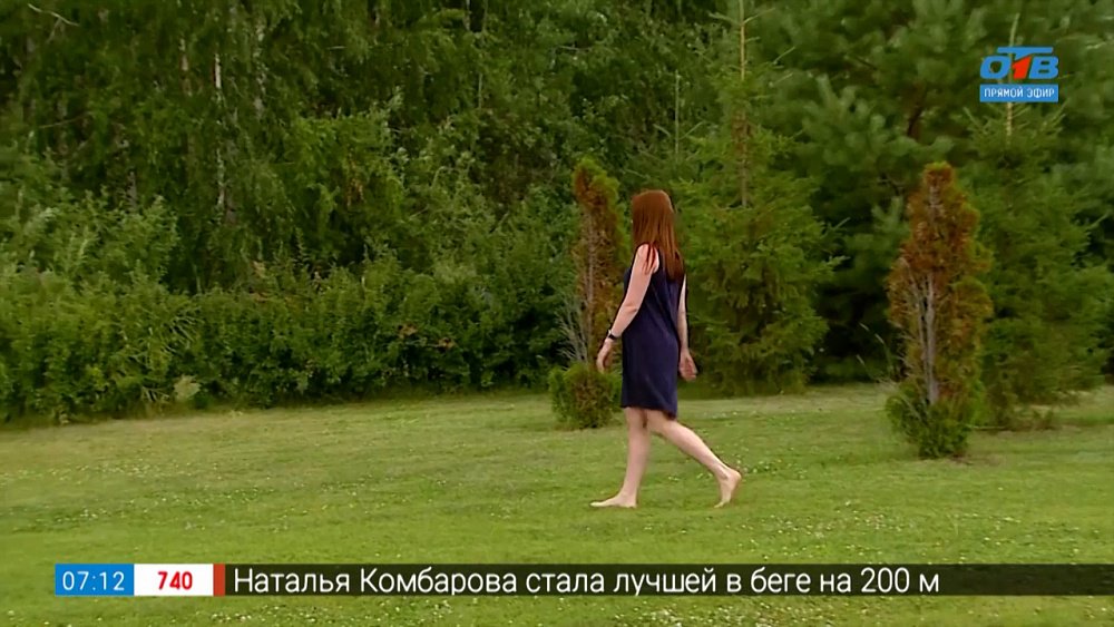 Ногам нужен отдых! в сюжете «Польза ходить босиком»