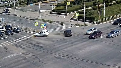 Видео массового ДТП в Миассе. Пострадали четыре авто