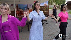 Зачем армяне дарят друг другу розы и обливаются водой?