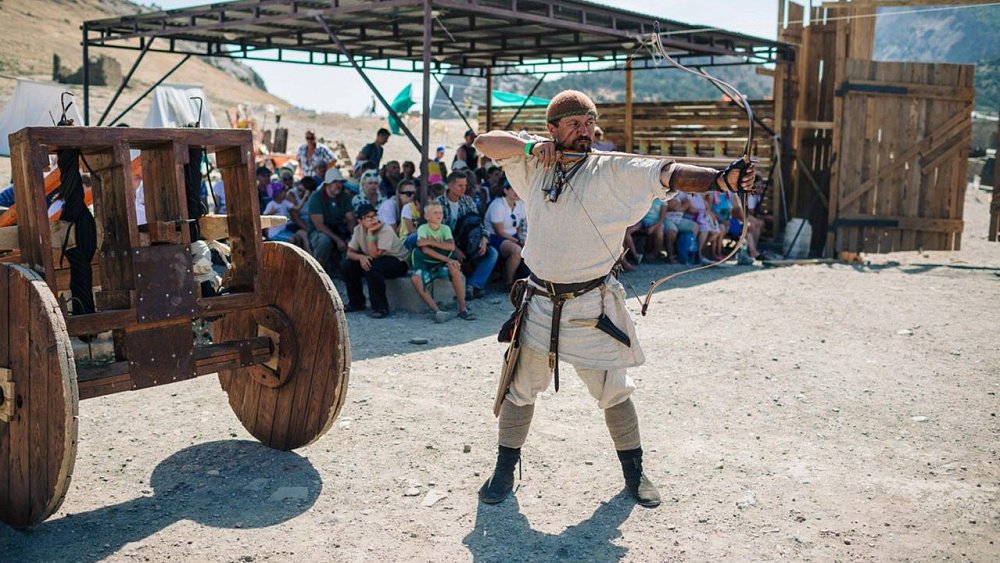 В Челябинской области каскадер опробует боевую колесницу бронзового века