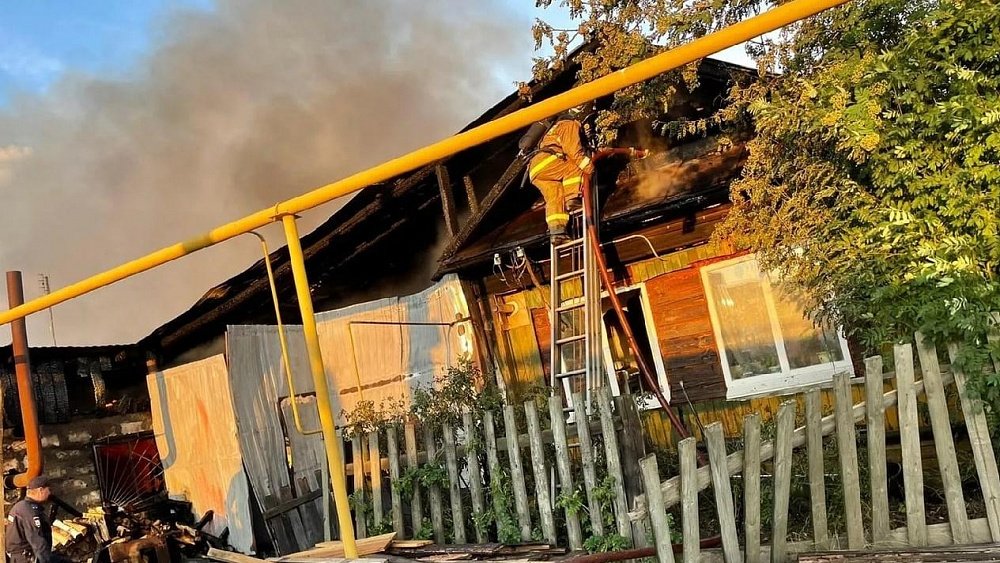 В Верхнем Уфалее на пожаре в доме погиб пенсионер
