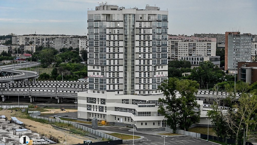 Компания Лакницкого начала продавать квартиры с видом на недостроенный конгресс-холл