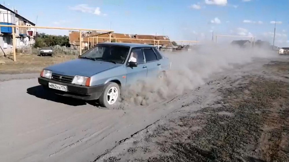 В Уйском районе проверят поселок, где дороги отсыпали пылью