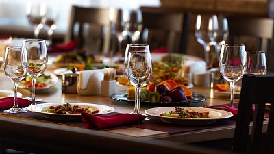 Рестораторы Челябинска рассказали о проблемах в условиях антироссийских санкций