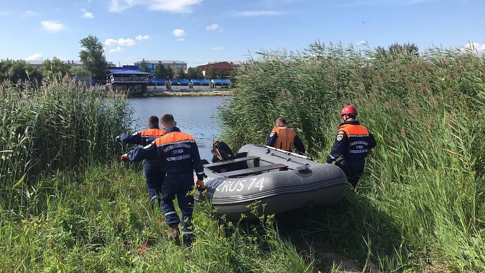 44-летний мужчина утонул в карьере в Челябинской области