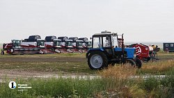 Аграрии Чесменского района показали Алексею Текслеру не боящуюся засухи культуру